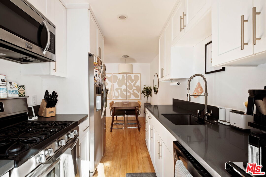 550 N Croft Ave Unit: 2