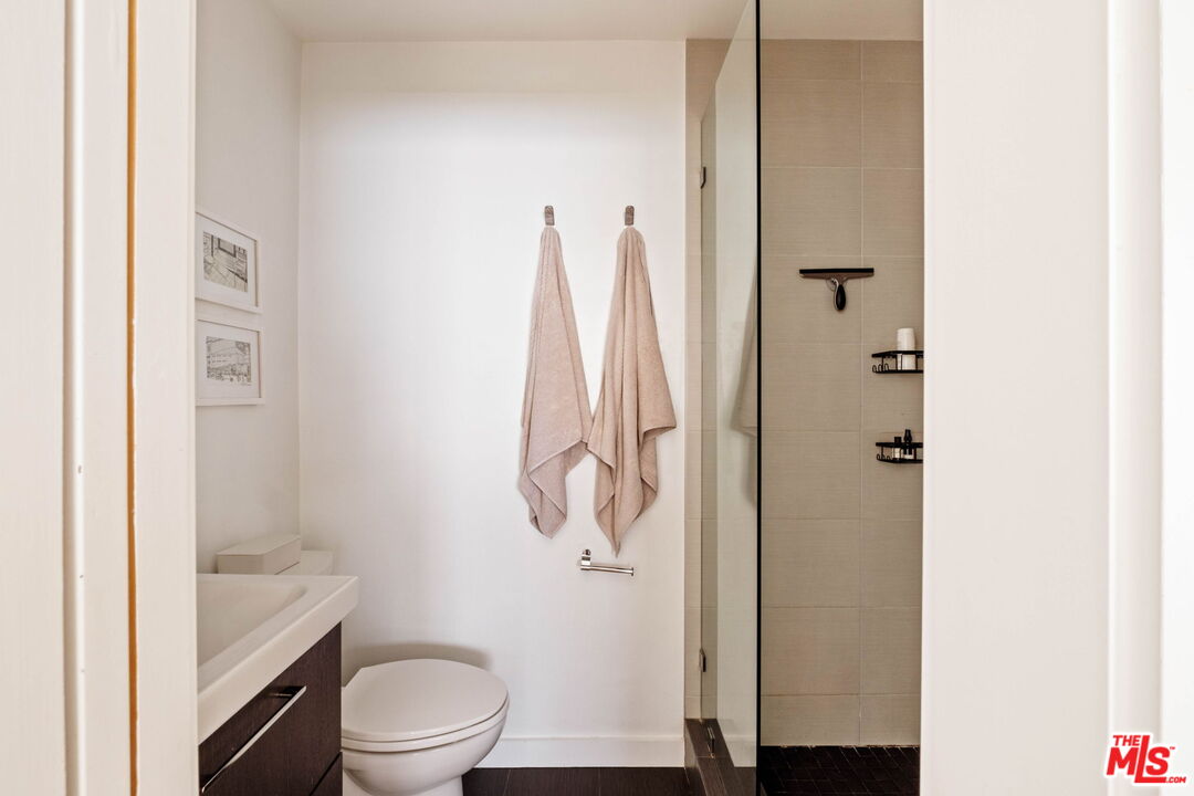 550 N Croft Ave Unit: 2