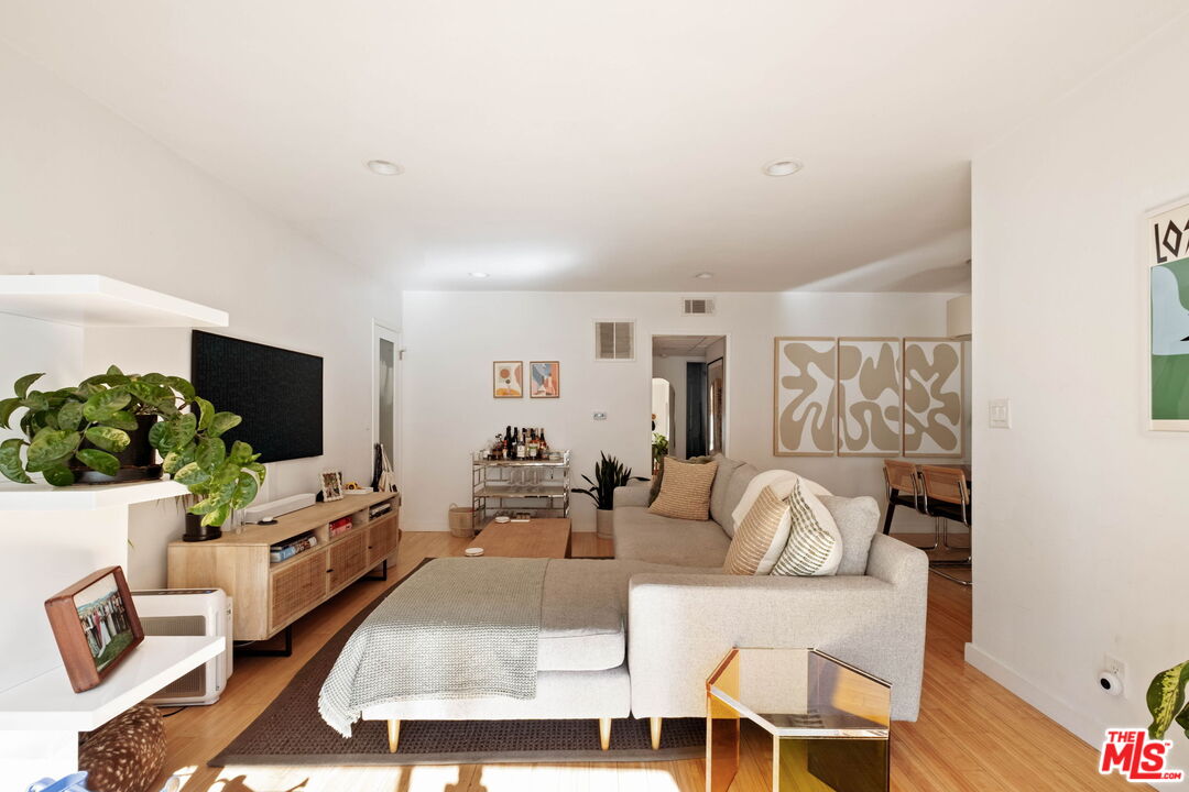 550 N Croft Ave Unit: 2