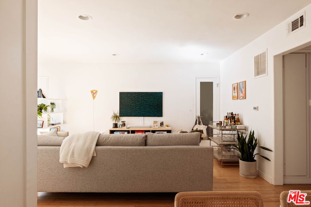 550 N Croft Ave Unit: 2