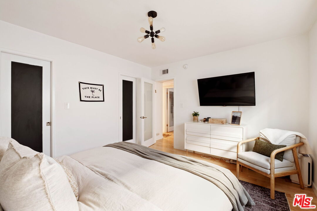 550 N Croft Ave Unit: 2