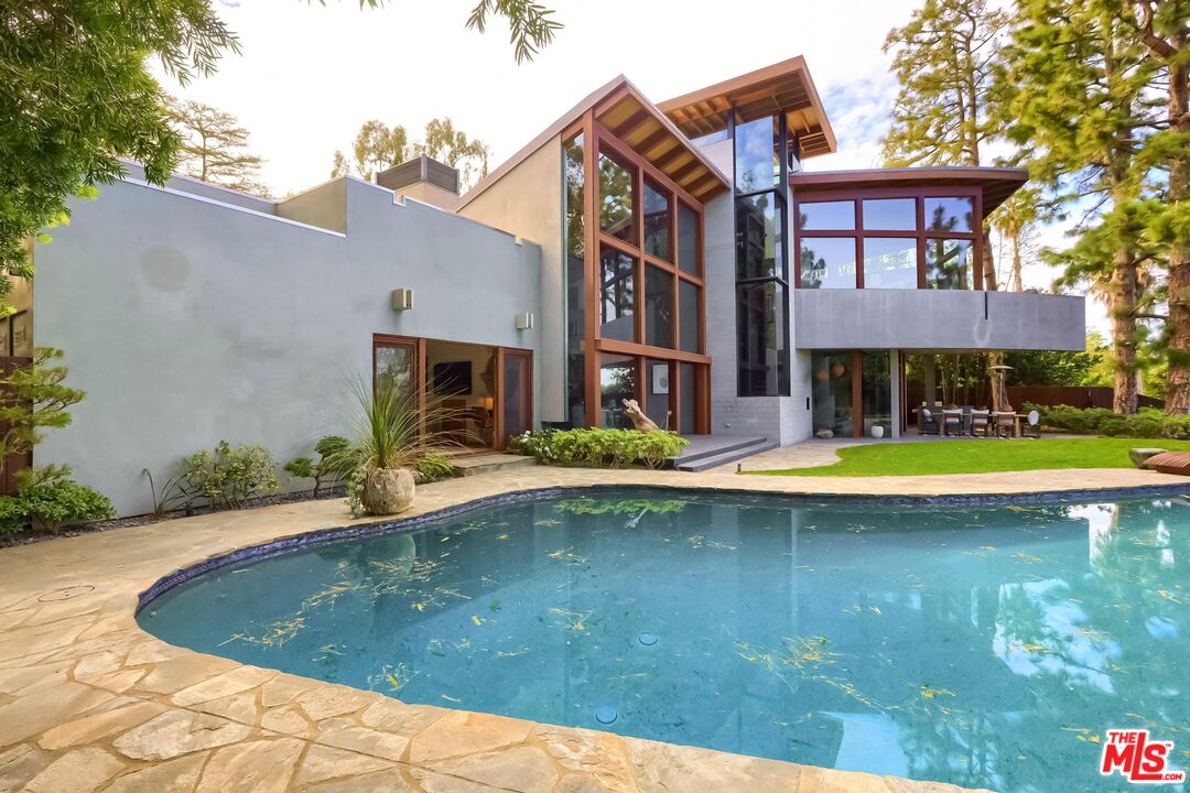 2238 Stradella Rd