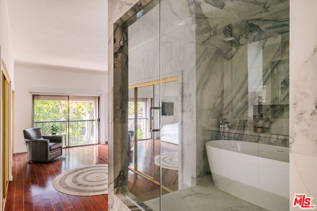 4608 Glencoe Ave Unit: 3