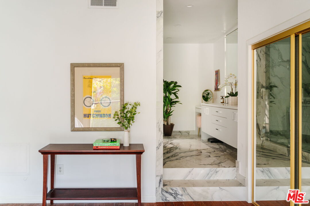 4608 Glencoe Ave Unit: 3