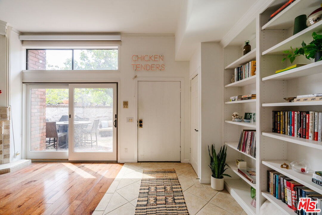 4608 Glencoe Ave Unit: 3