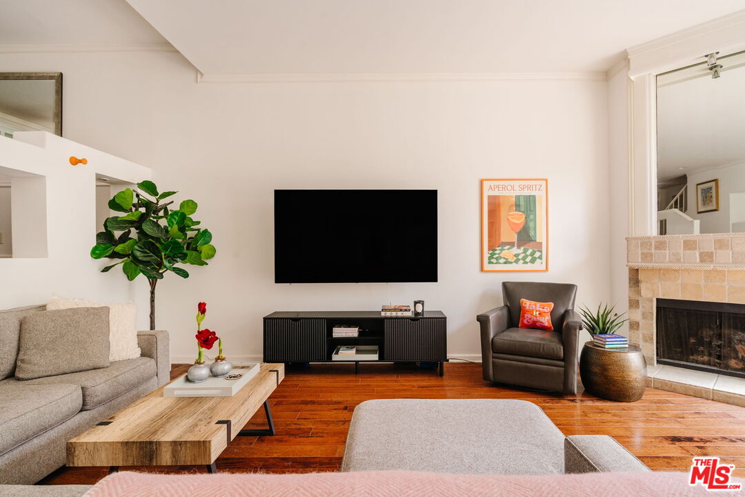 4608 Glencoe Ave Unit: 3