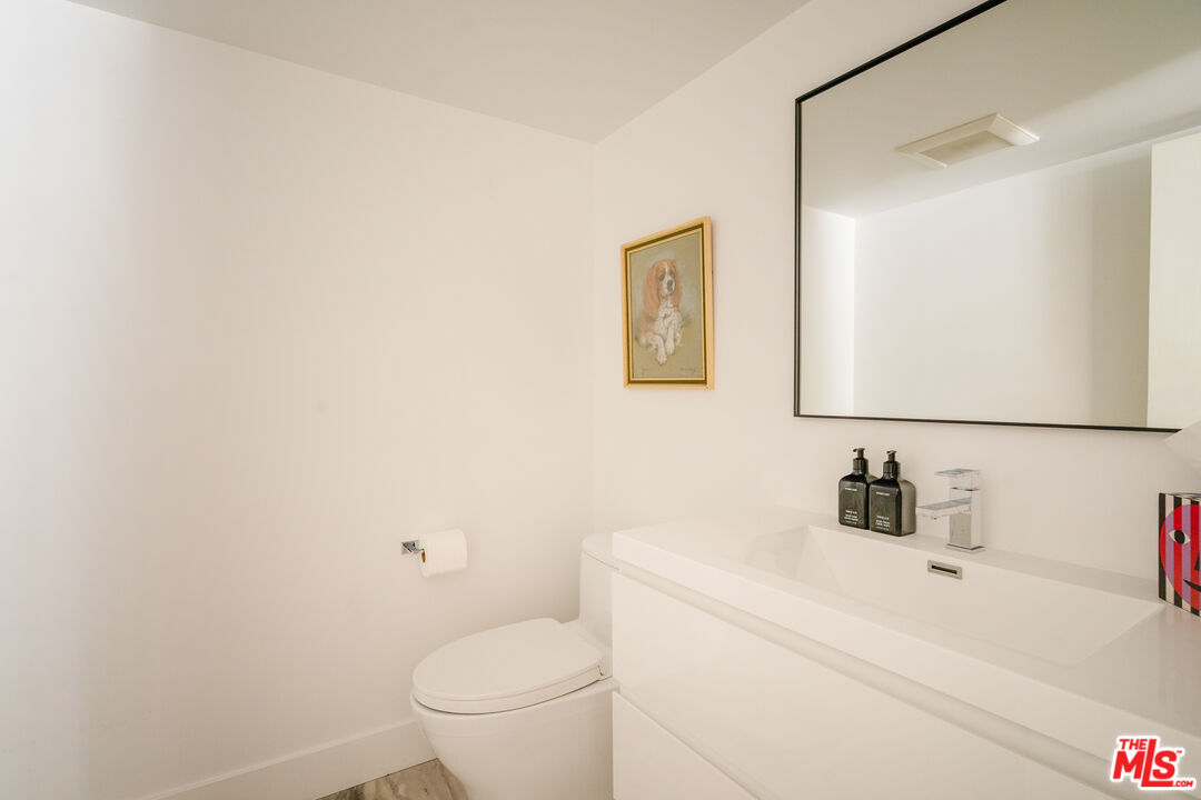 4608 Glencoe Ave Unit: 3