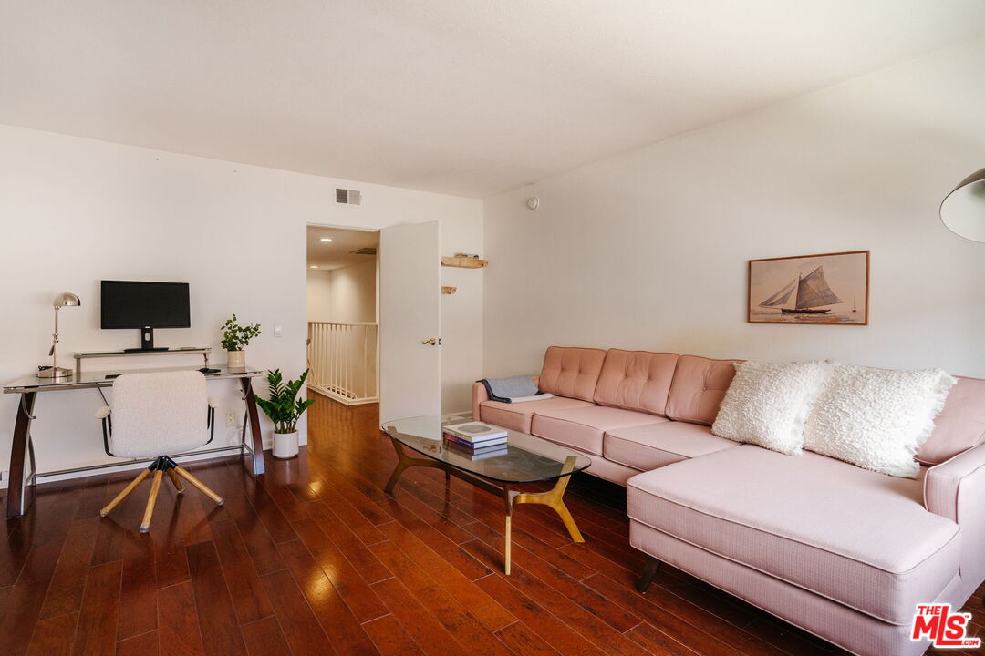 4608 Glencoe Ave Unit: 3