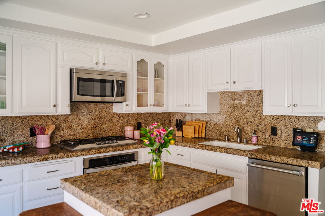 4608 Glencoe Ave Unit: 3