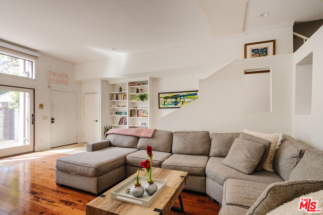 4608 Glencoe Ave Unit: 3