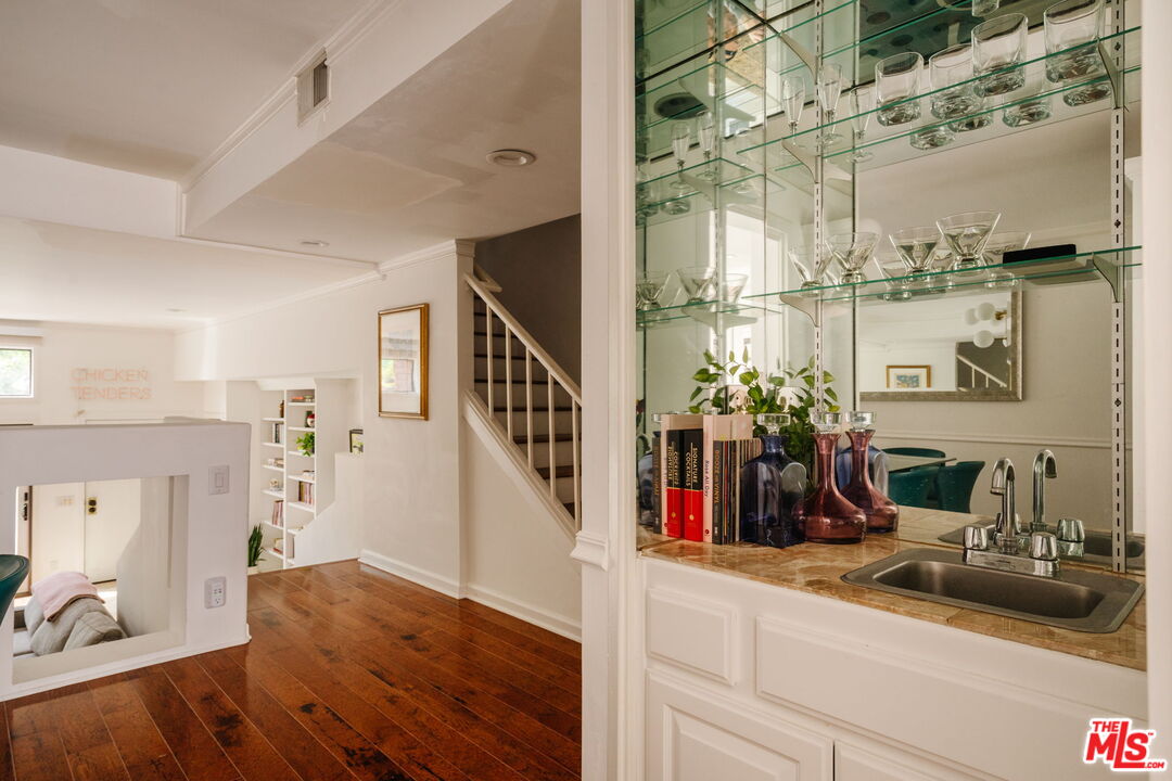 4608 Glencoe Ave Unit: 3