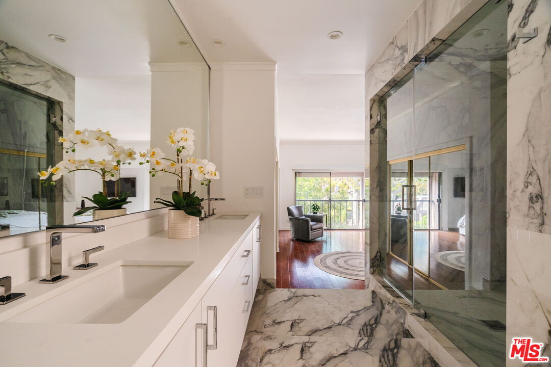 4608 Glencoe Ave Unit: 3