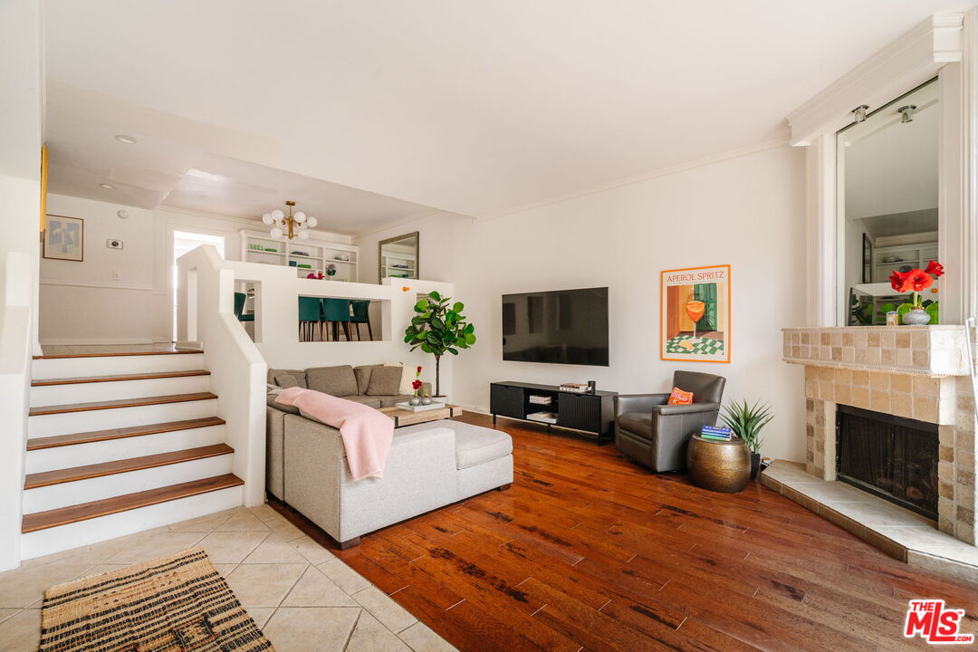 4608 Glencoe Ave Unit: 3