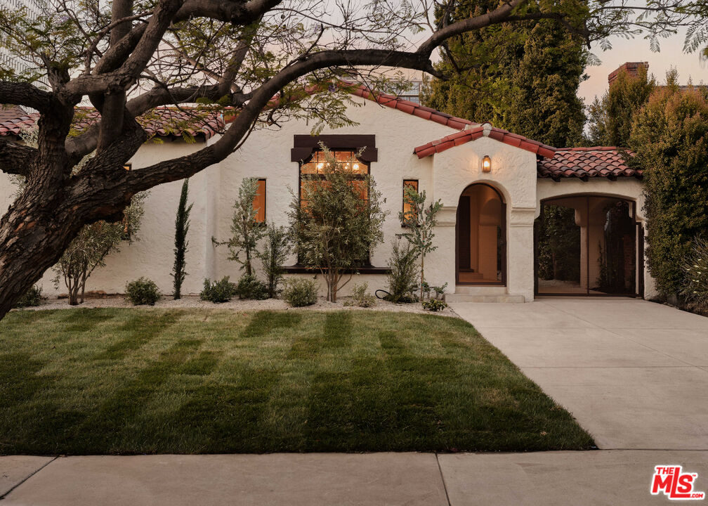6255 Del Valle Dr