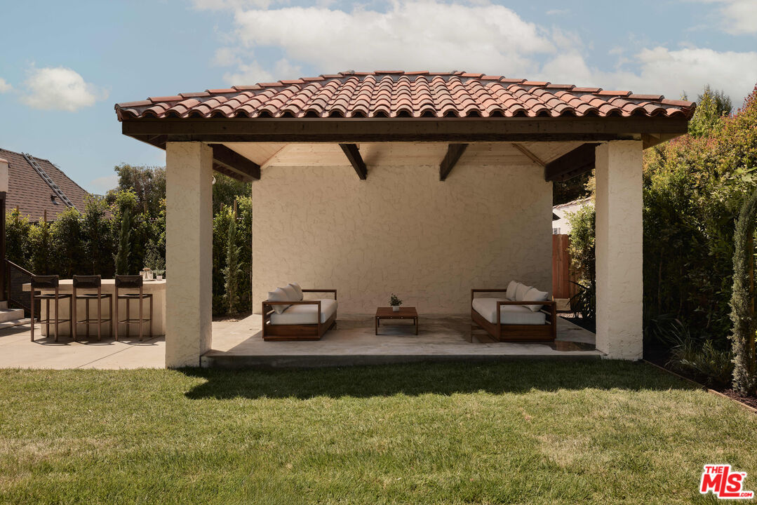 6255 Del Valle Dr