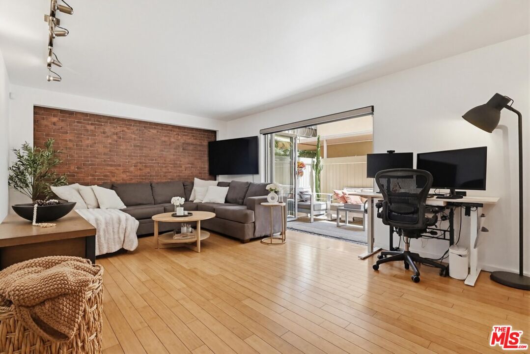 970 Palm Ave Unit: 101