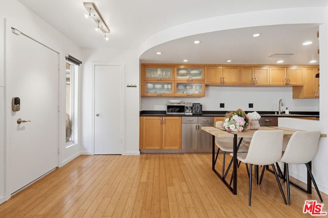 970 Palm Ave Unit: 101