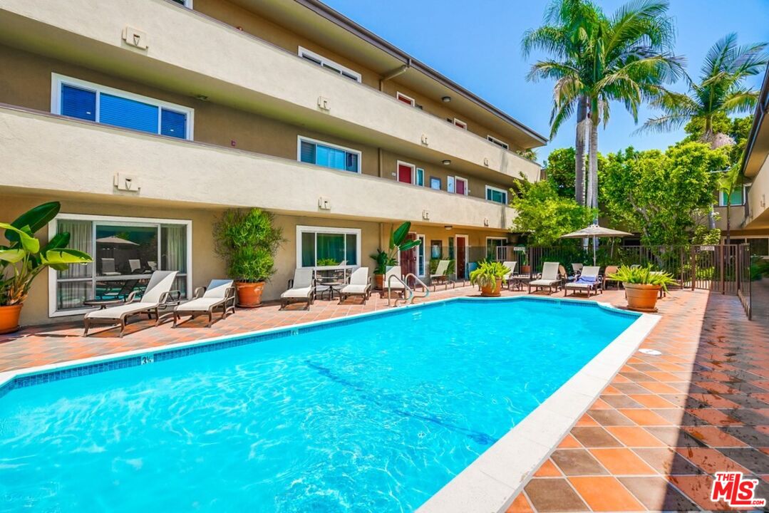 970 Palm Ave Unit: 101