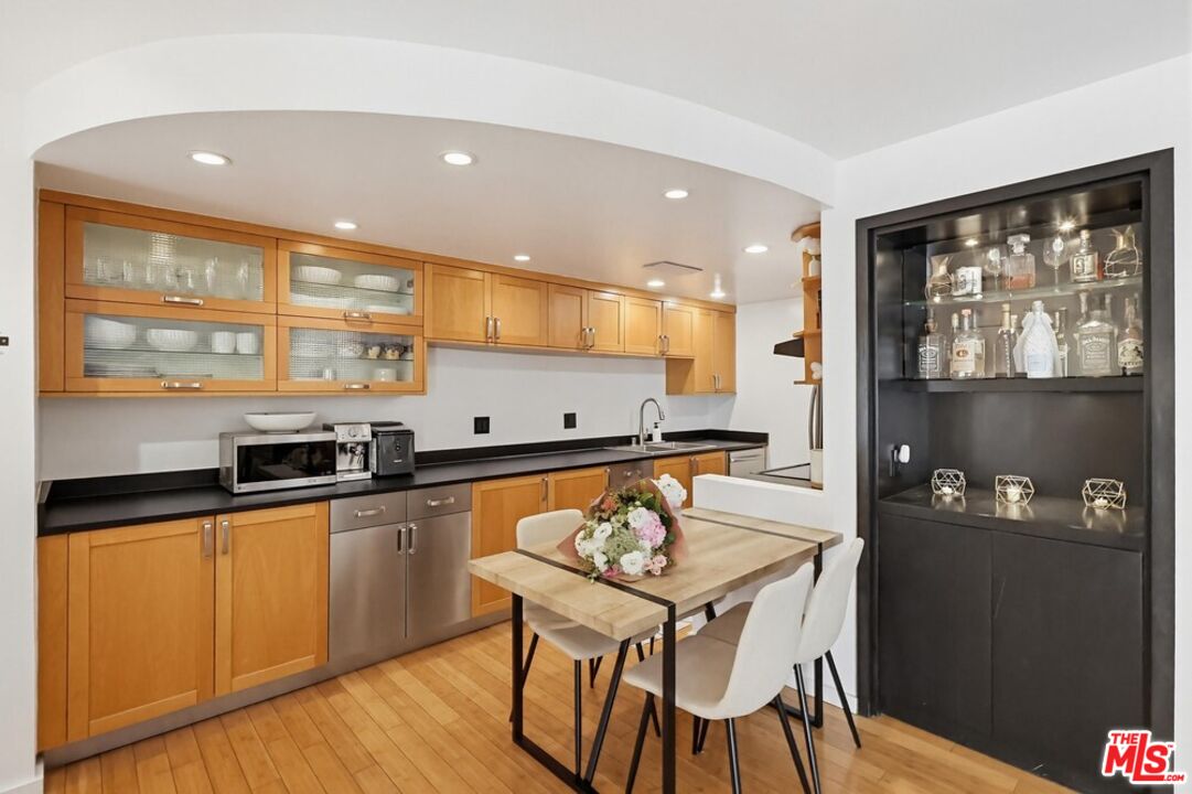 970 Palm Ave Unit: 101
