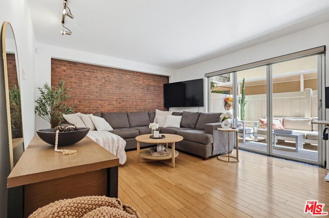 970 Palm Ave Unit: 101