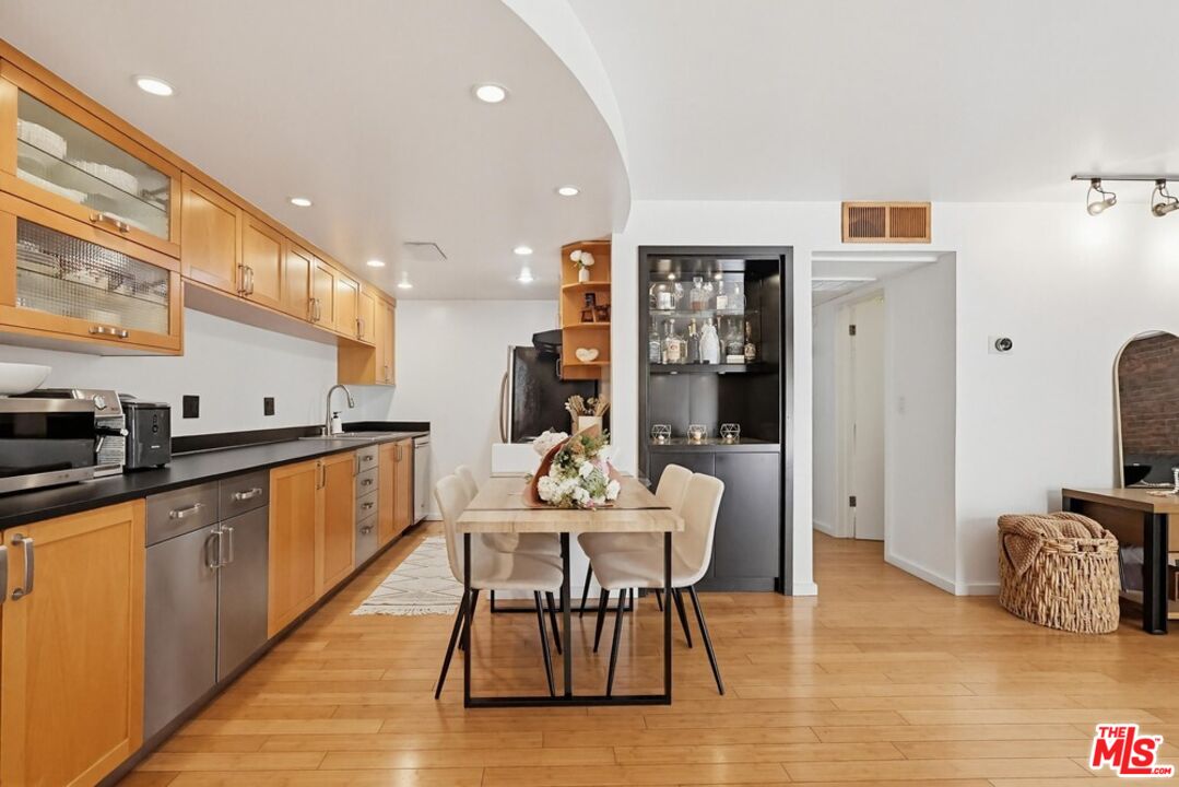 970 Palm Ave Unit: 101