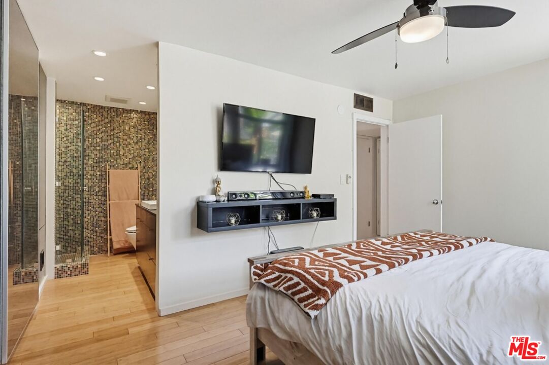 970 Palm Ave Unit: 101