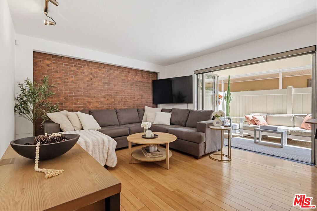 970 Palm Ave Unit: 101