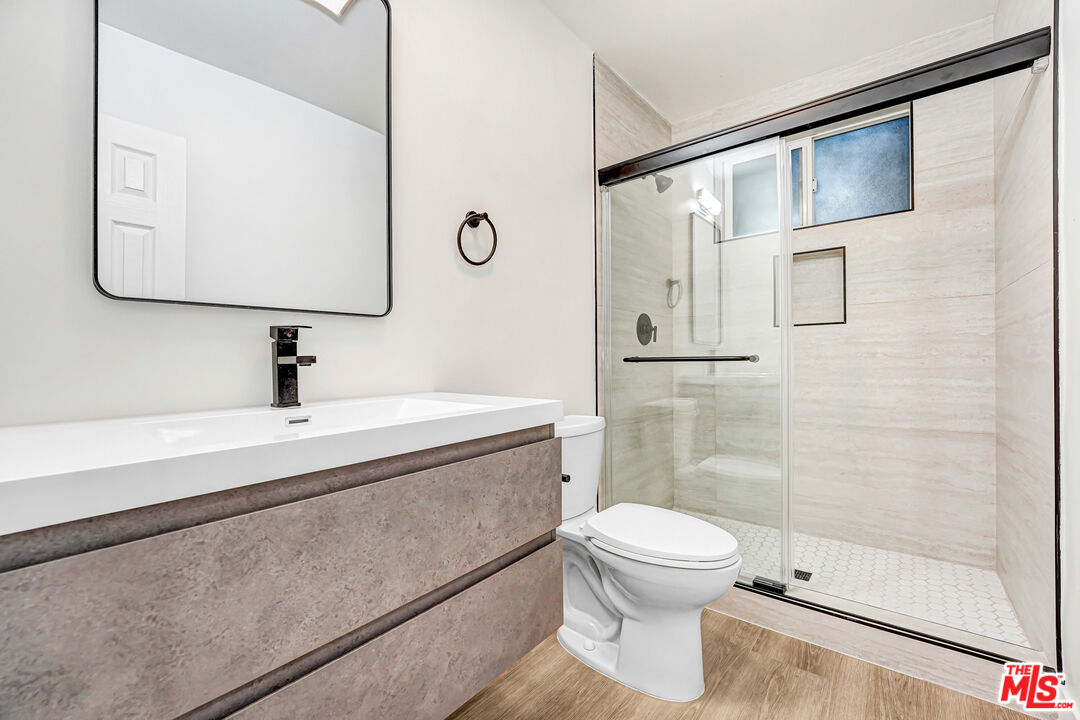 525 N Sweetzer Ave Unit: 3