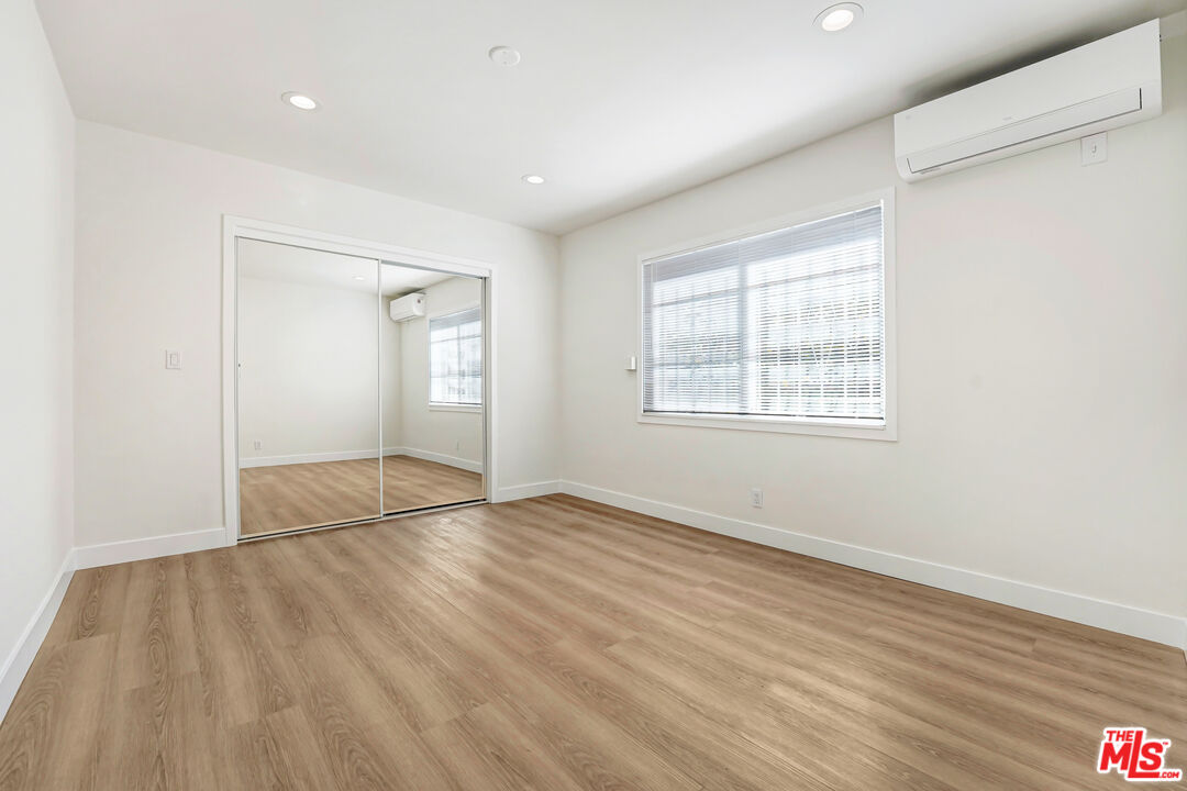 525 N Sweetzer Ave Unit: 3