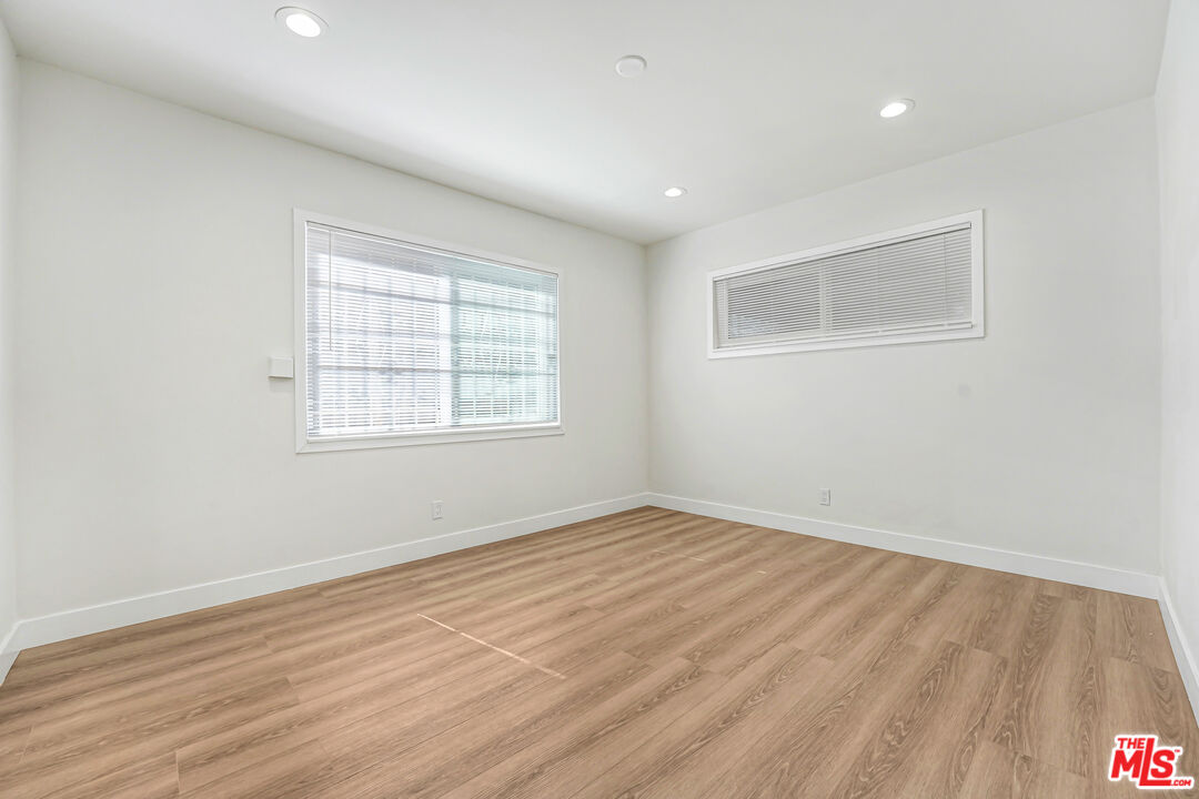 525 N Sweetzer Ave Unit: 3