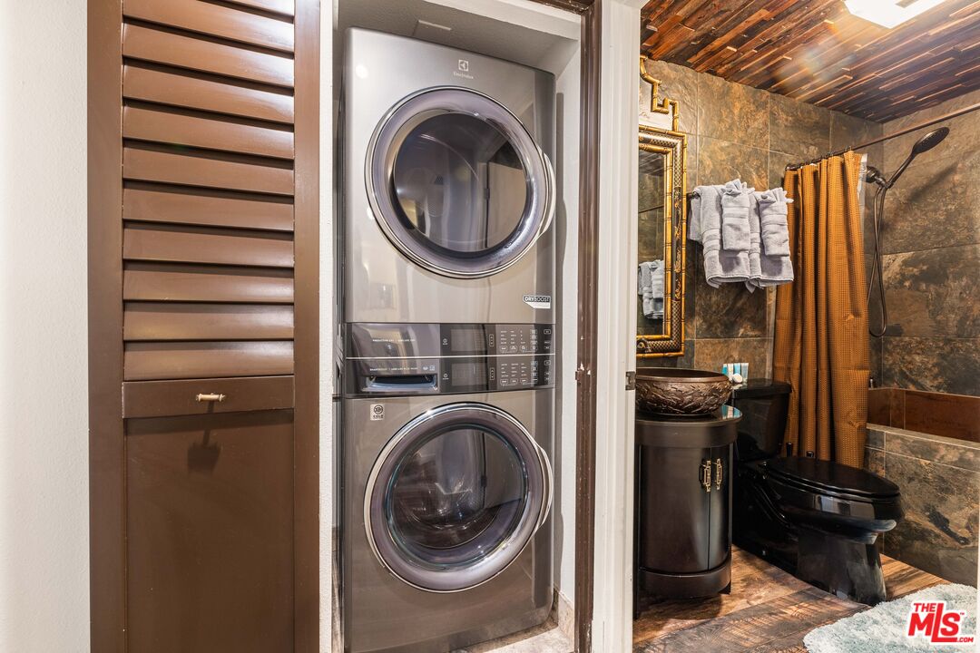 600 W 9th St Unit: 115