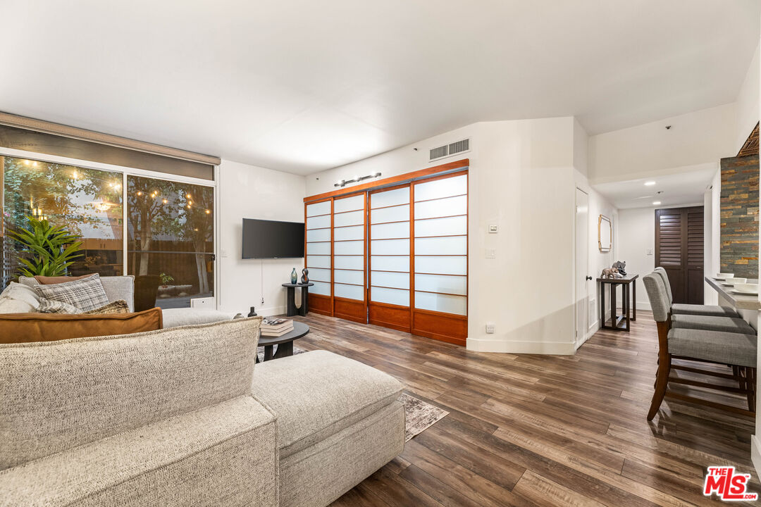 600 W 9th St Unit: 115