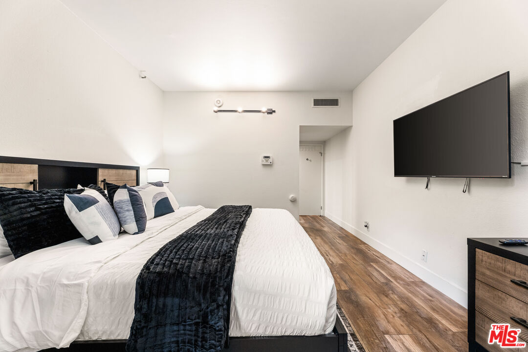 600 W 9th St Unit: 115