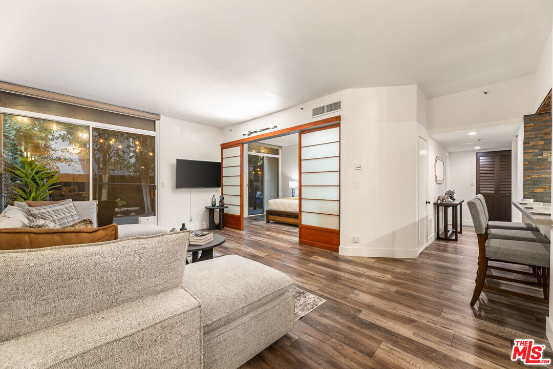 600 W 9th St Unit: 115