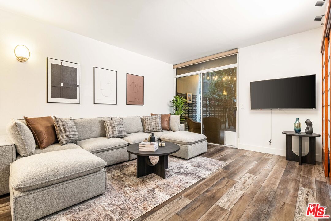600 W 9th St Unit: 115