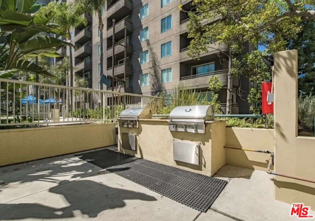 600 W 9th St Unit: 115