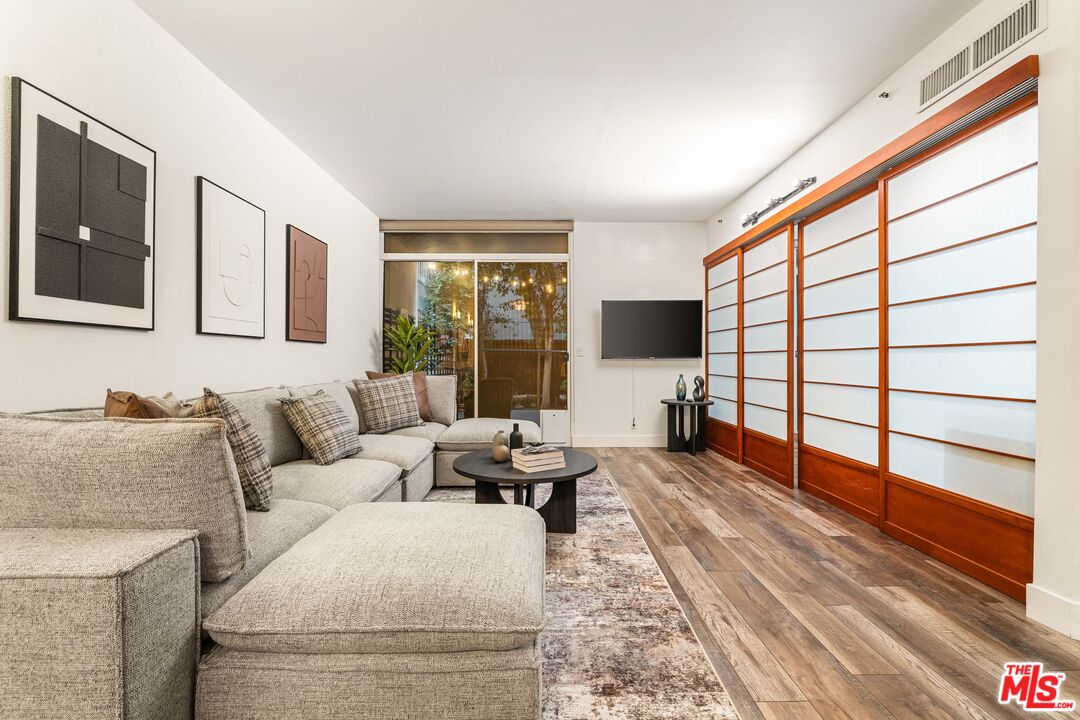 600 W 9th St Unit: 115
