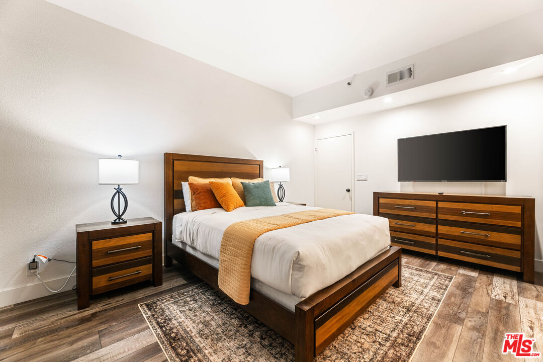 600 W 9th St Unit: 115