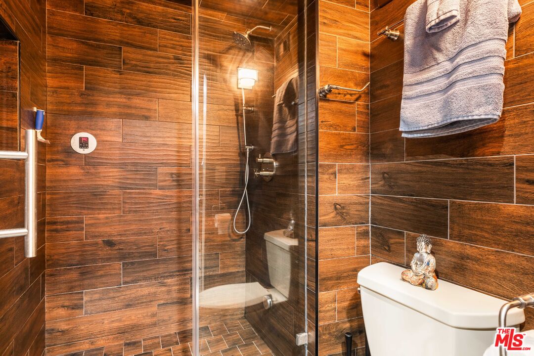 600 W 9th St Unit: 115