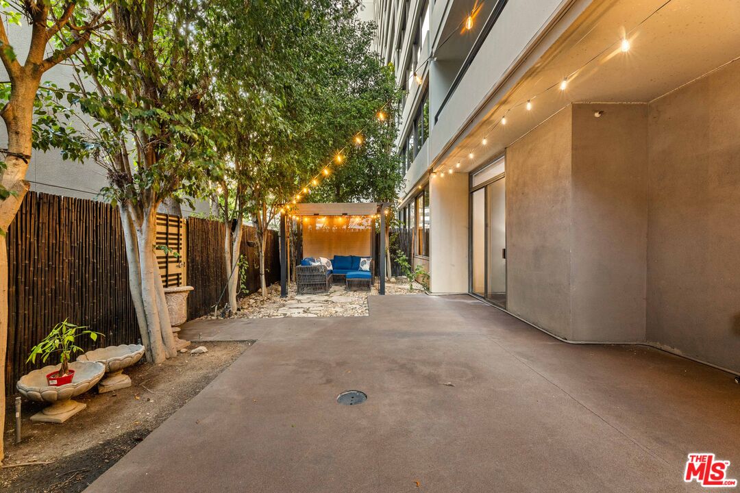 600 W 9th St Unit: 115