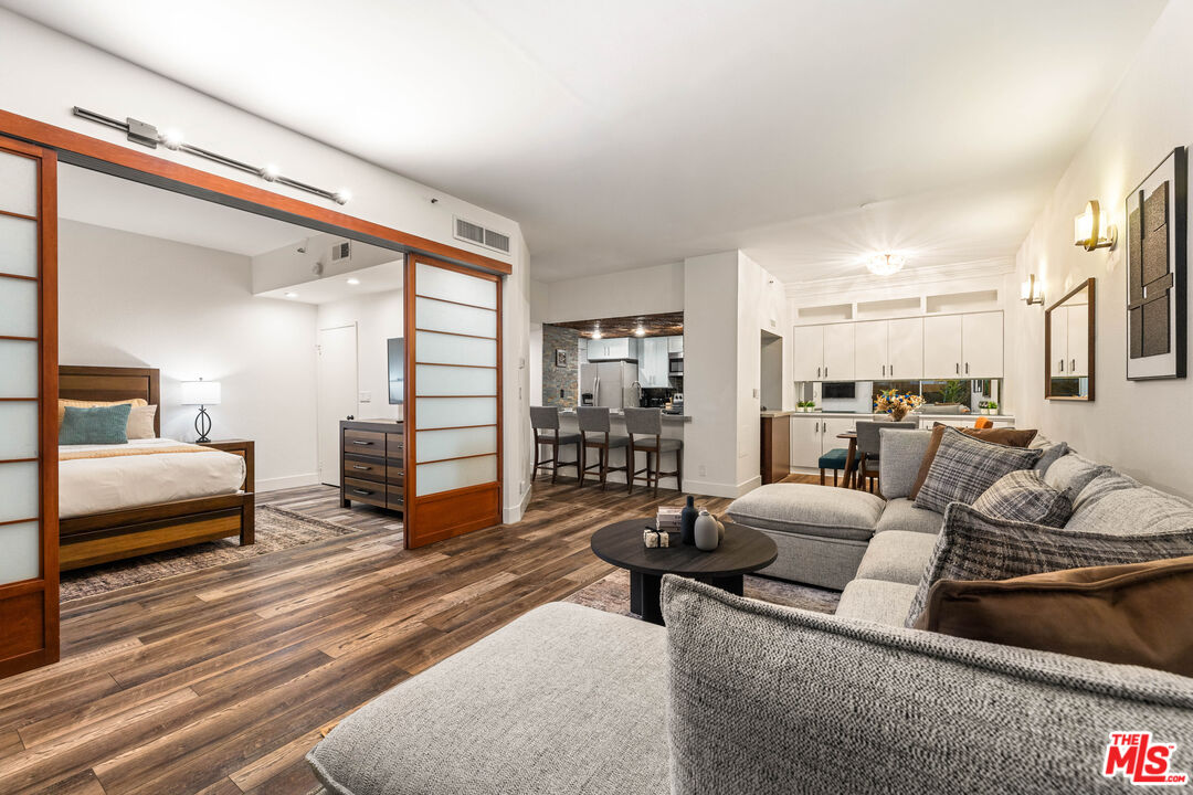 600 W 9th St Unit: 115