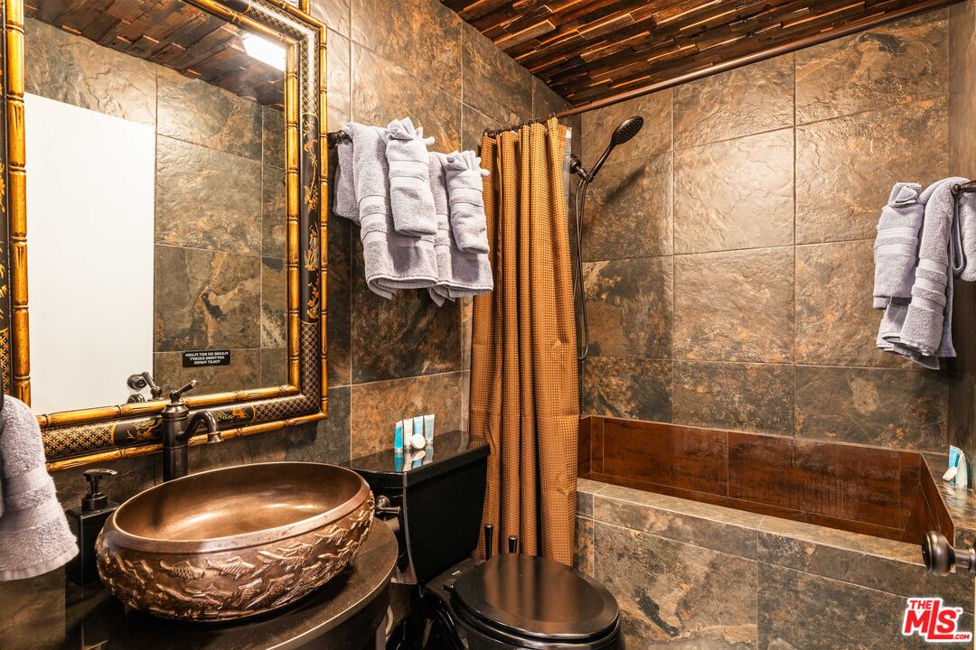 600 W 9th St Unit: 115