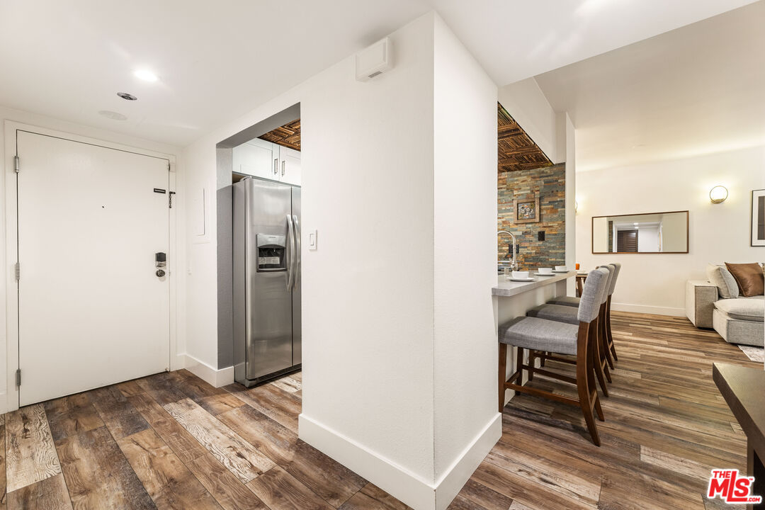 600 W 9th St Unit: 115