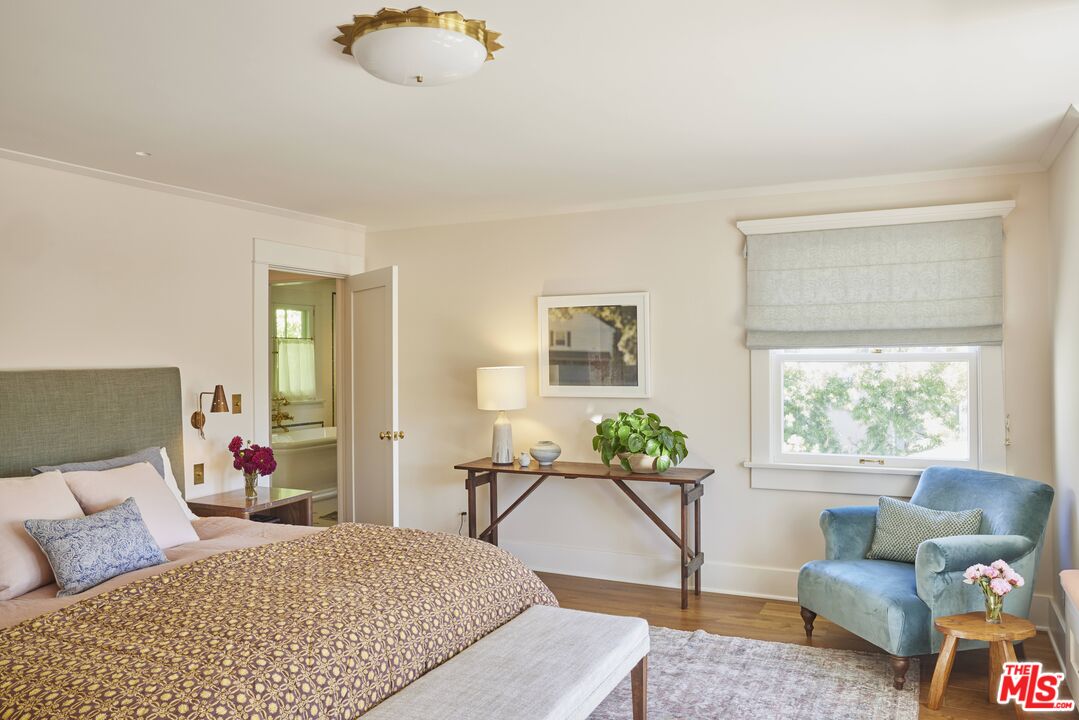 214 S Van Ness Ave