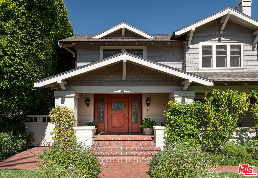 214 S Van Ness Ave