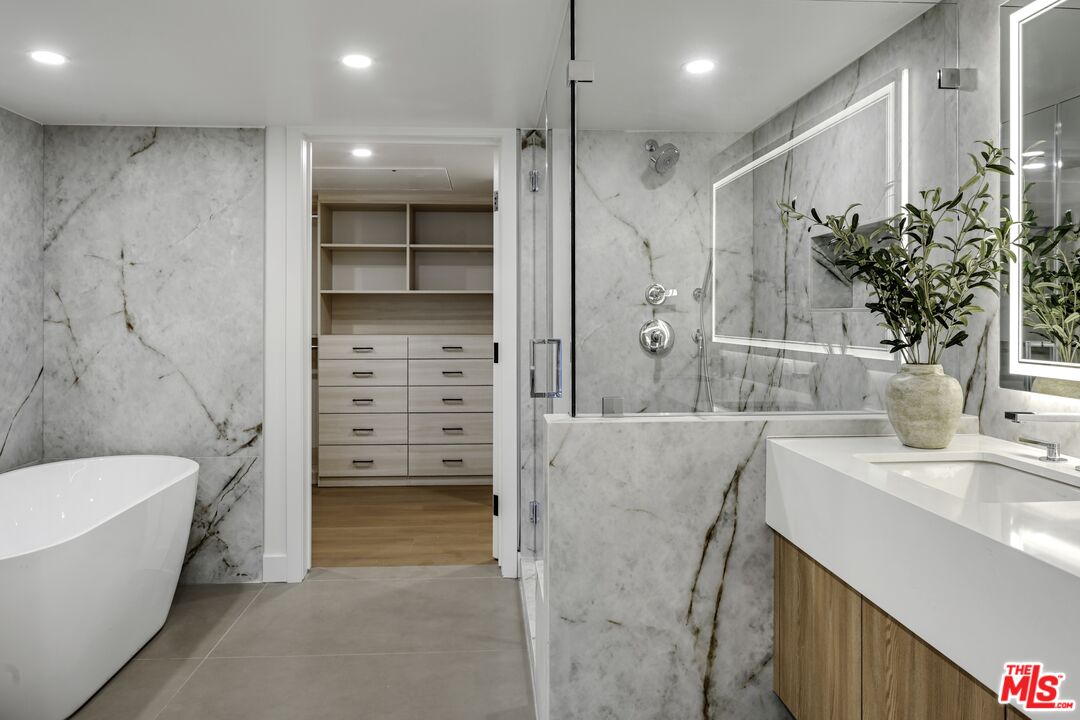 333 N Palm Dr Unit: 310