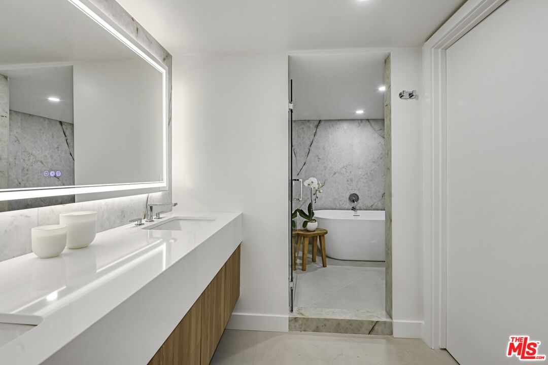 333 N Palm Dr Unit: 310