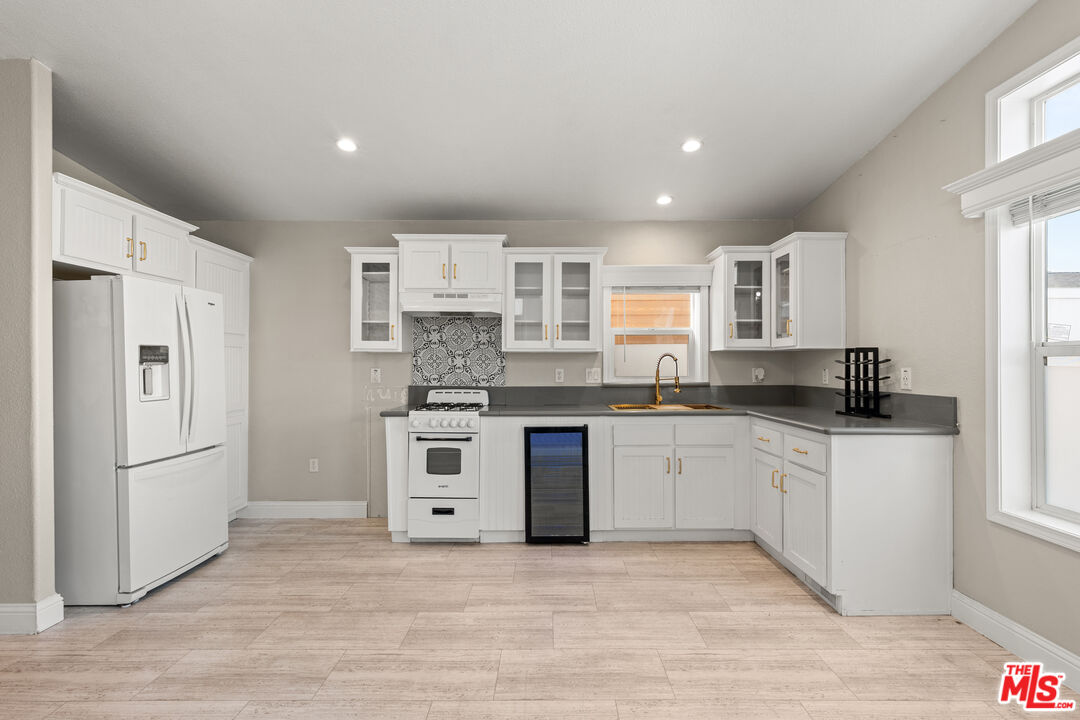8250 Lankershim Blvd Unit: 112