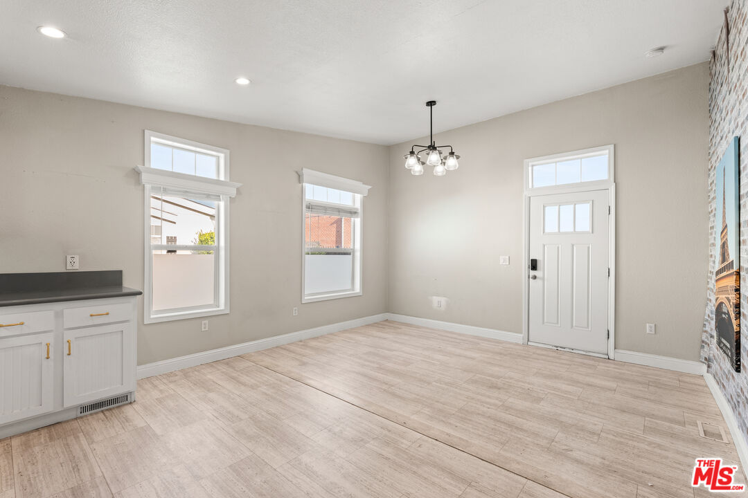8250 Lankershim Blvd Unit: 112
