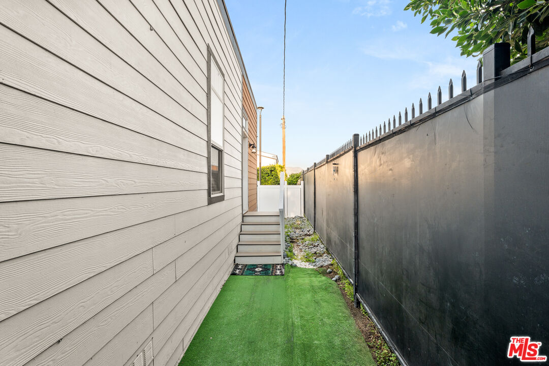 8250 Lankershim Blvd Unit: 112